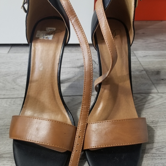 Shoes - Picture 2 of 2